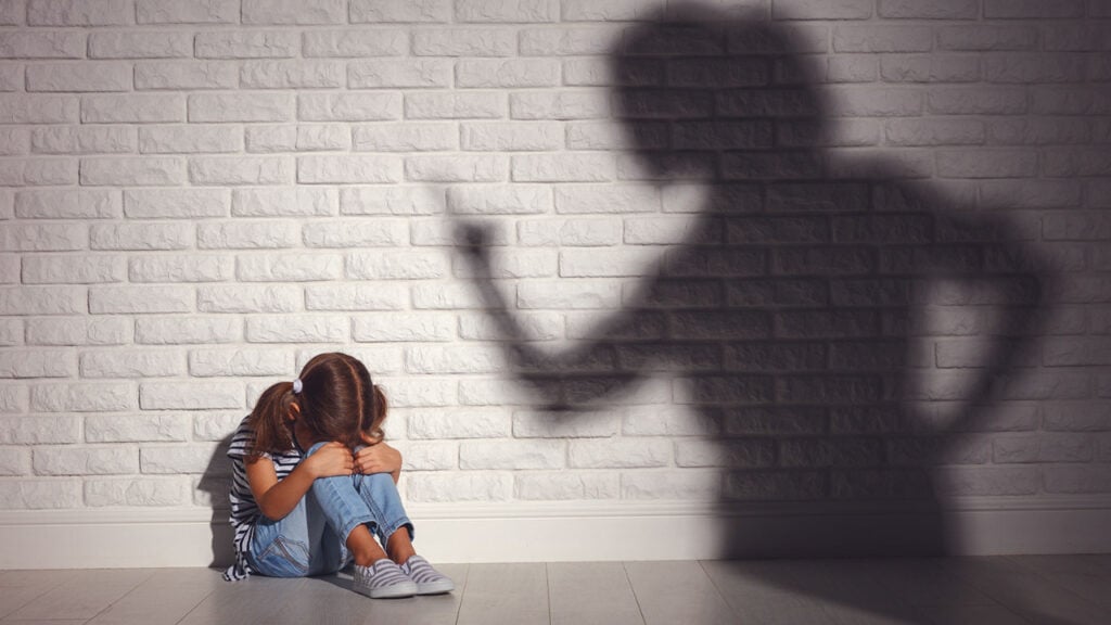 Narcissistic Mother Traits: 13 Signs 1 Narcissistic Mother